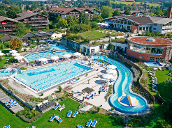 Die Chiemgau Thermen Bad Endorf liegen in der Chiemsee-Alpenland-Region inmitten herrlicher Landschaft. Von beinahe allen Standpunkten aus haben die Besucher einen traumhaften Panoramablick über den Simssee zum Wendelstein. Ihren besonderen Ruf verdanken die Chiemgau Thermen Bad Endorf der Qualität ihres Heilwassers, das zu den wenigen hoch konzentrierten Jod-Thermalsolevorkommen in Europa zählt.